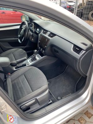 ŠKODA OCTAVIA 1.6 DSG COMBI AMBITION