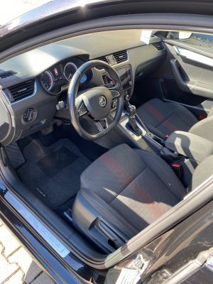 ŠKODA OCTAVIA 1.6 DSG COMBI AMBITION