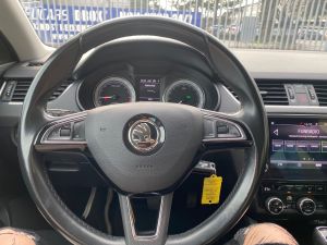 ŠKODA OCTAVIA 1.6 DSG COMBI AMBITION