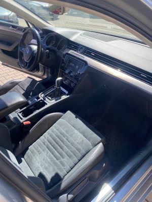 VOLKSWAGEN PASSAT COMBI VARIANT 176KW
