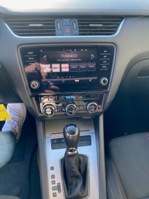 ŠKODA OCTAVIA COMBI 1.6 TDI DSG AMBITION