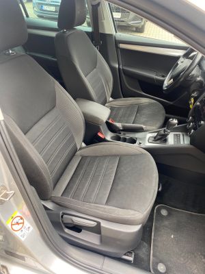 ŠKODA OCTAVIA COMBI 1.6 TDI DSG AMBITION