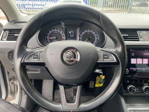 ŠKODA OCTAVIA COMBI 1.6 TDI DSG AMBITION