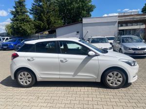 HYUNDAI i20 1.25i HATCHBACK