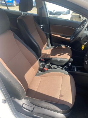 HYUNDAI i20 1.25i HATCHBACK