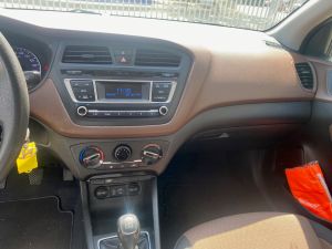 HYUNDAI i20 1.25i HATCHBACK