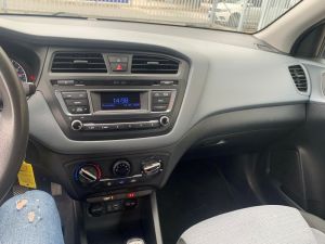 HYUNDAI i20 1.25i HATCHBACK