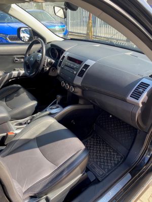 MITSUBISHI OUTLANDER 2.4 MIVEC 4x4 CVT