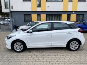 HYUNDAI i20 1.25i HATCHBACK