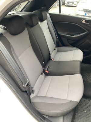 HYUNDAI i20 1.25i HATCHBACK
