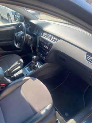 ŠKODA OCTAVIA COMBI 1.6 TDI DSG AMBITION