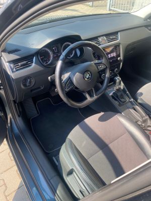ŠKODA OCTAVIA COMBI 1.6 TDI DSG AMBITION