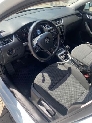 ŠKODA OCTAVIA 1.6 TDI COMBI AMBITION
