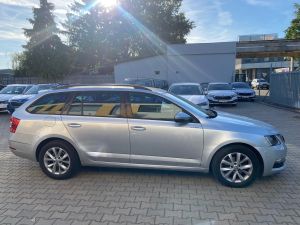 ŠKODA OCTAVIA COMBI 1.6 TDI DSG AMBITION