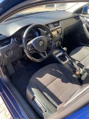 ŠKODA OCTAVIA 1.6 TDI COMBI AMBITION