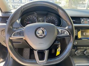ŠKODA OCTAVIA 1.6 TDI COMBI AMBITION