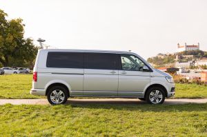 VOLKSWAGEN CARAVELLE 2.0 TDI  9-miestny