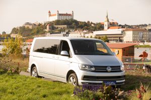 VOLKSWAGEN CARAVELLE 2.0 TDI  9-miestny