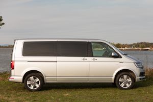 VOLKSWAGEN CARAVELLE 2.0 TDI  9-miestny