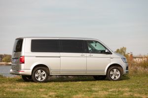 VOLKSWAGEN CARAVELLE 2.0 TDI  9-miestny