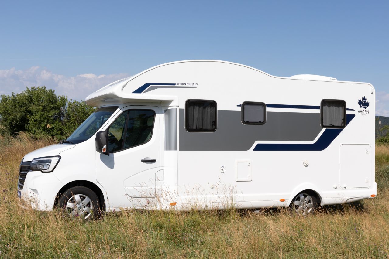 RENAULT AHORN T 690 - CARAVAN