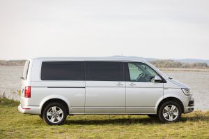 VOLKSWAGEN CARAVELLE kombi 2.0 TDI 9-miestna